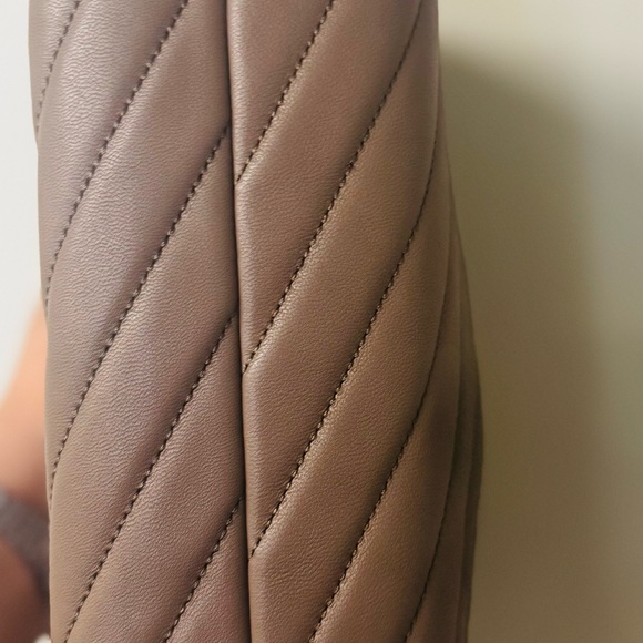 Tory Burch Kira Lambskin - Picture 10 of 11